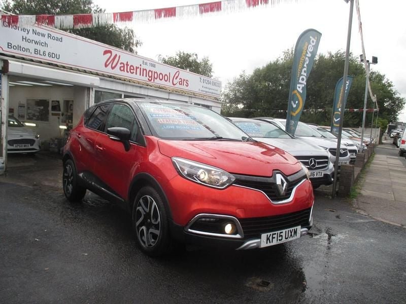 Red/black Used 2015 Renault Captur Signature SUV | £6,925 (Fair price) - Image 1/4