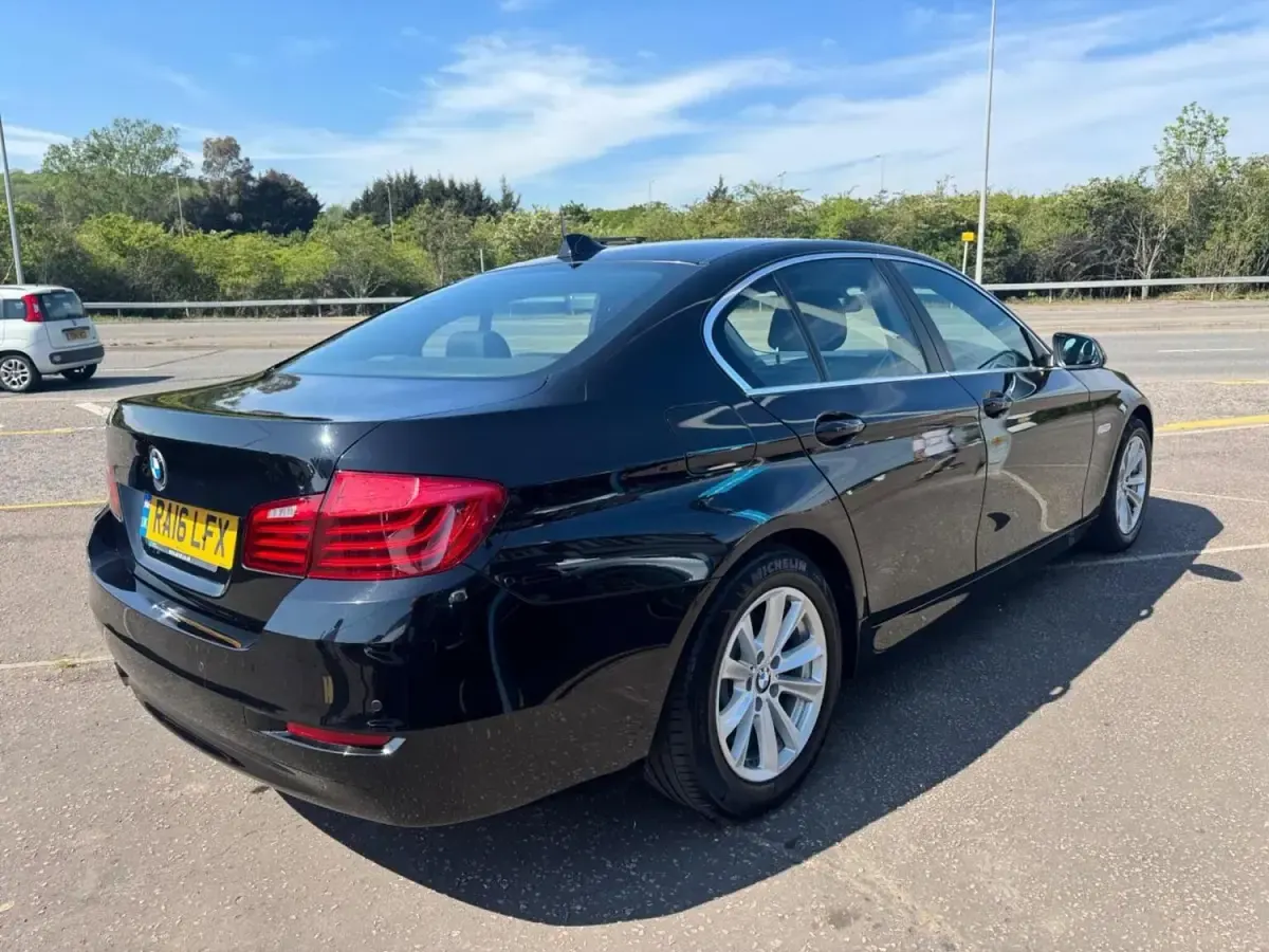 Begagnad BMW 520 Impressive 2016 Svart Sedan