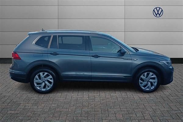 Used VW Tiguan Allspace Life 150 HP (110 kW) 2022 Grey SUV