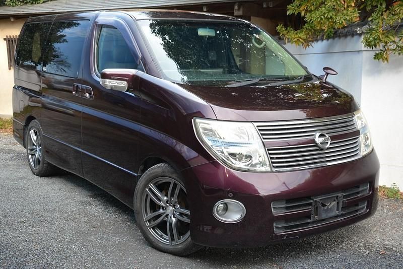 Used Nissan Elgrand 2009 Pearl purple MPV