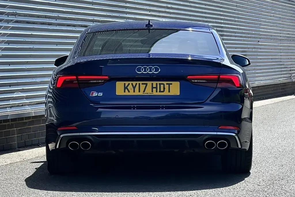 Used Audi S5 Sport 354 HP (260 kW) 2017 Blue Coupe