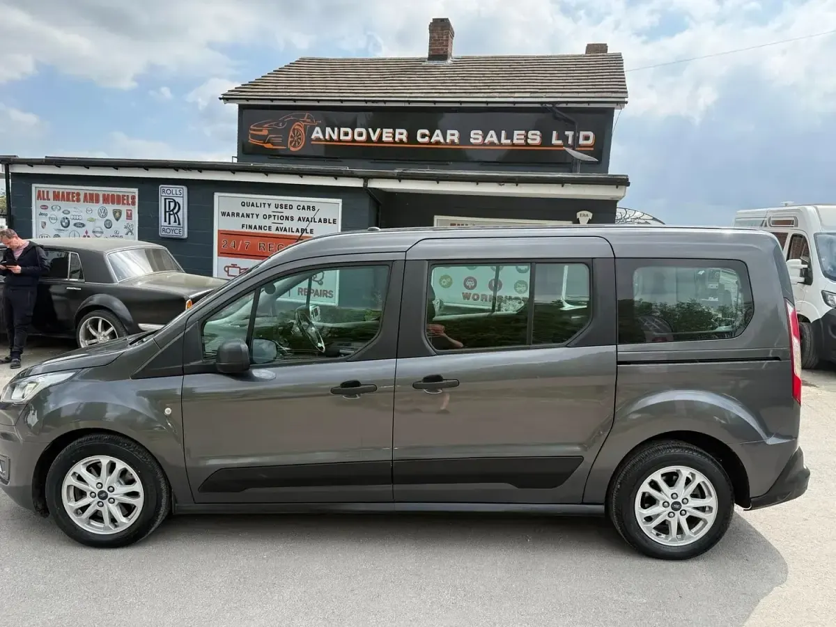 Used Ford Grand Tourneo Connect Zetec 2018 Grey MPV