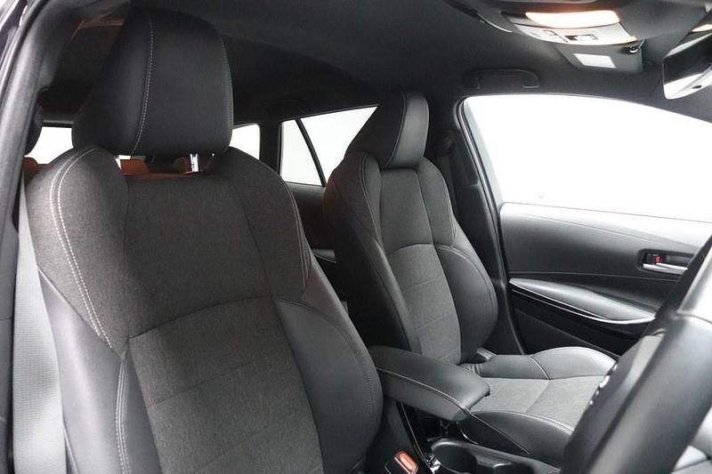 Used Toyota Corolla Design 122 HP (89 kW) 2021 Black Estate