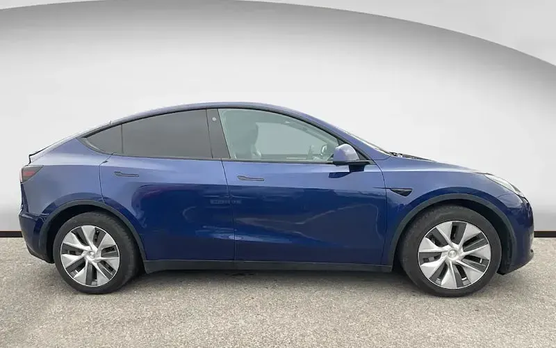 Used Tesla Model Y Long Range AWD 286 kW (389 HP) 2025 SUV