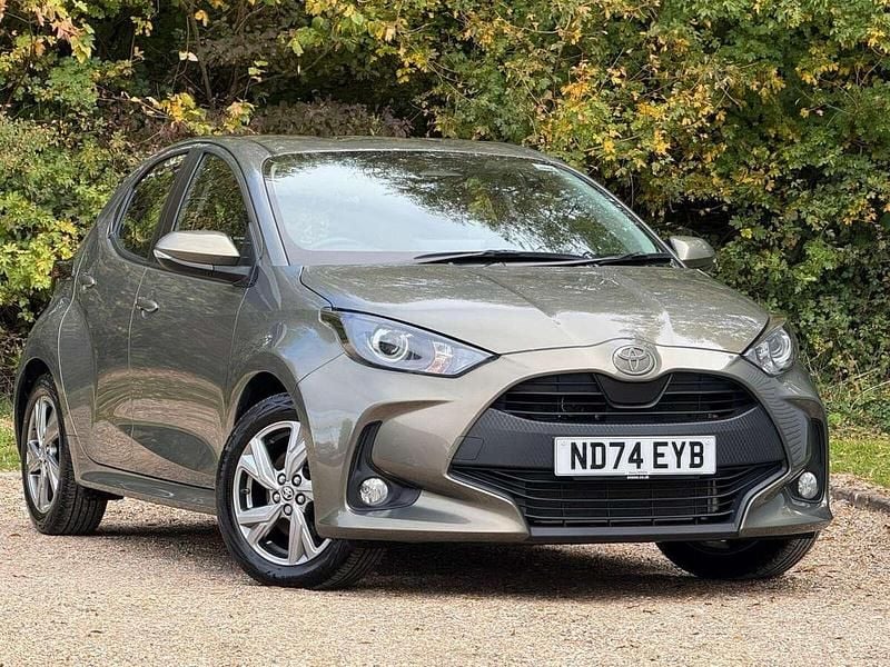 Other Used 2024 Toyota Yaris Hybrid Hatchback | £19,190 (Fair price) - Image 1/4