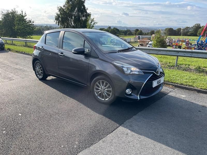 Grey Used 2016 Toyota Yaris Hatchback | £5,195 (Good price) - Image 1/4