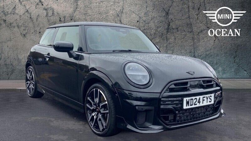 Black Used 2024 Mini Cooper Hatch Hatchback | £24,450 (Expensive) - Image 1/4