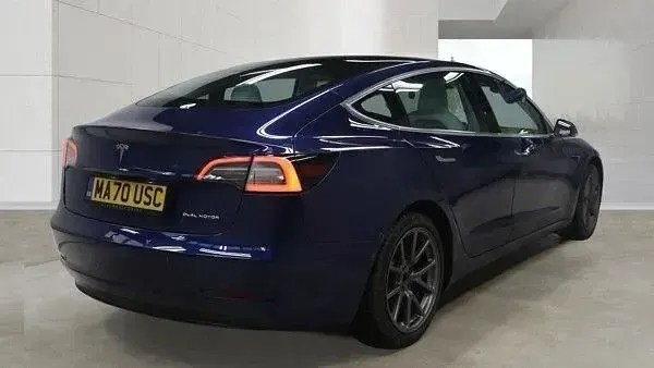 Używany Tesla Model 3 Long Range AWD 366 kW (498 KM) 2020 Niebieski Sedan/Limuzyna