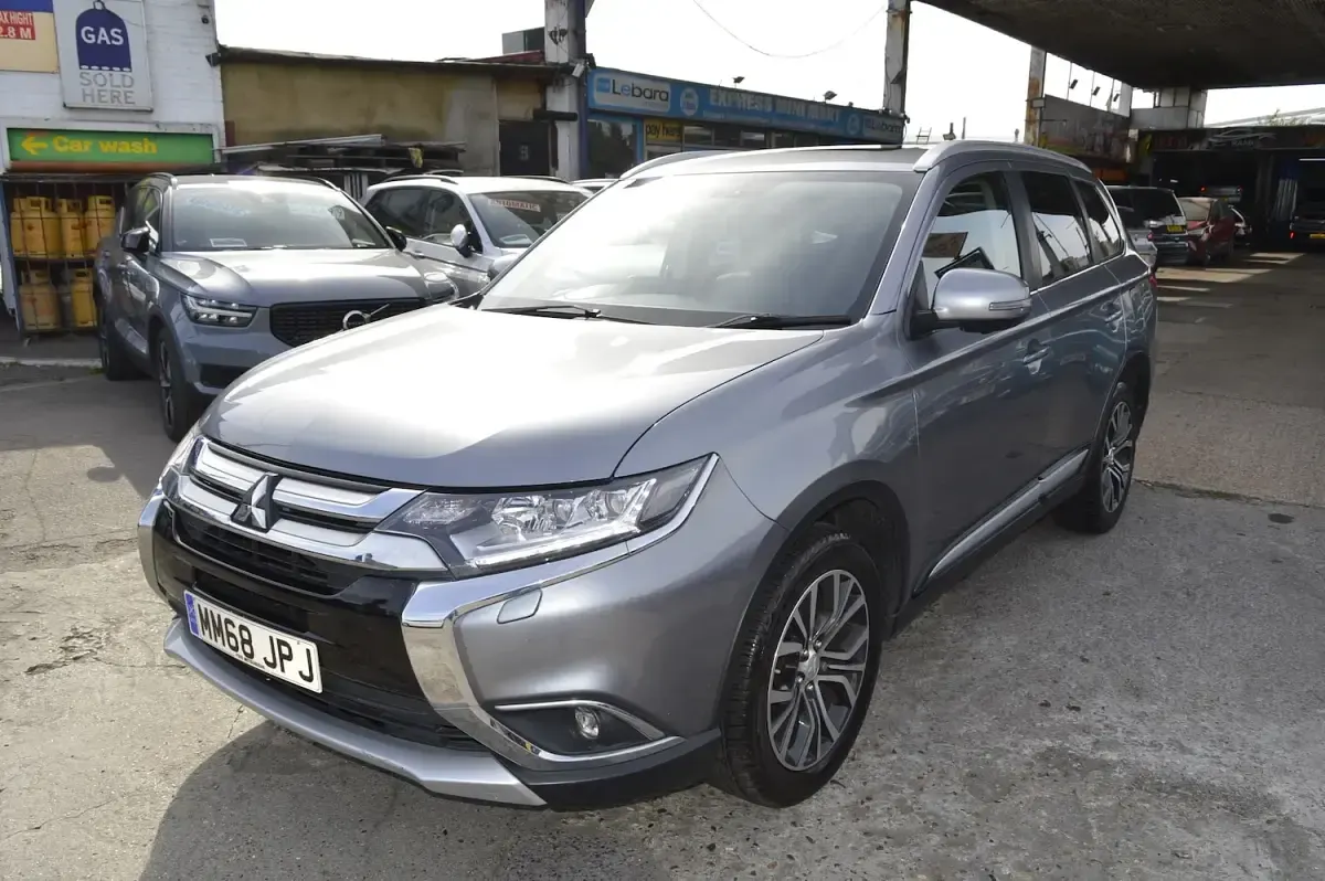 Used Mitsubishi Outlander 147 HP (108 kW) 2018 Grey SUV