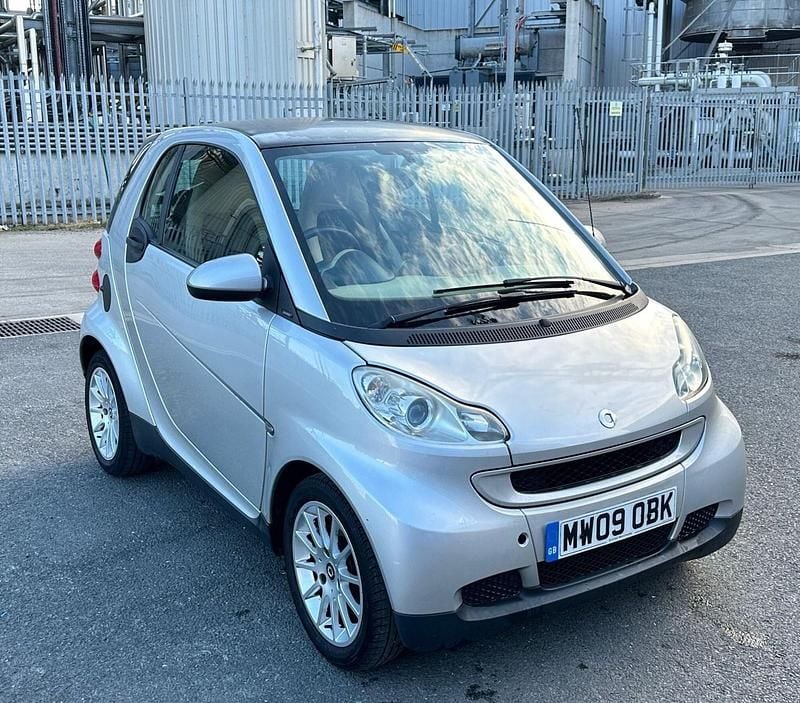 Silver Used 2009 Smart ForTwo Coupé Passion Coupe | £2,495 (Good price) - Image 1/4