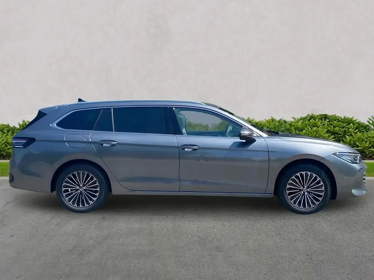New VW Passat Elegance 150 HP (110 kW) 2026 Grey Estate