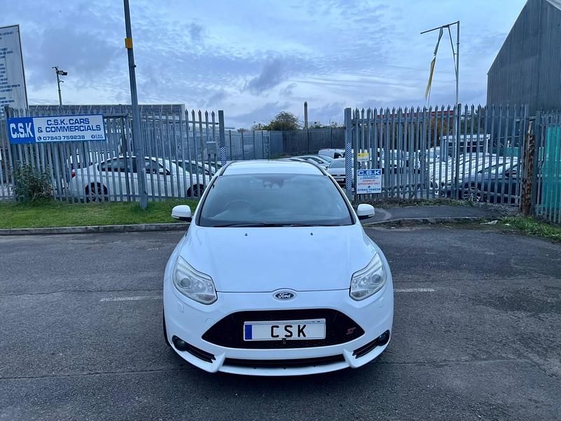 Used Ford Focus ST 2012 White Estate