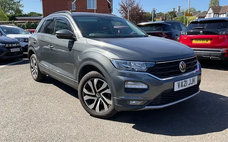 Usado VW T-Roc Active 110 HP (80 kW) 2021 SUV