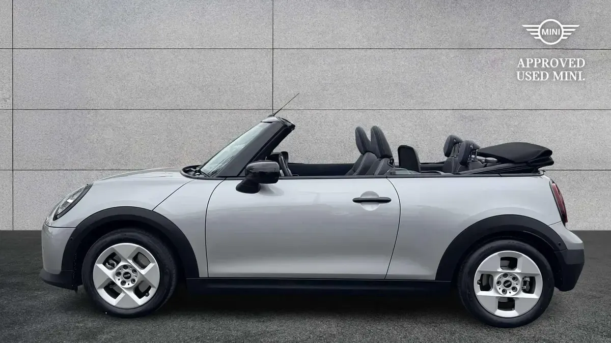 Begagnad Mini Cooper 118 kW (161 HK) 2025 Silver Halvkombi