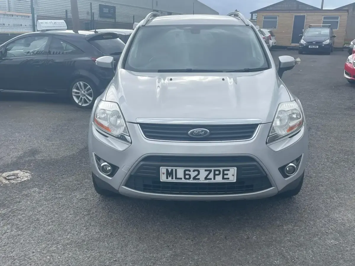 Używany Ford Kuga Titanium 140 KM (102 kW) 2012 Srebrny SUV