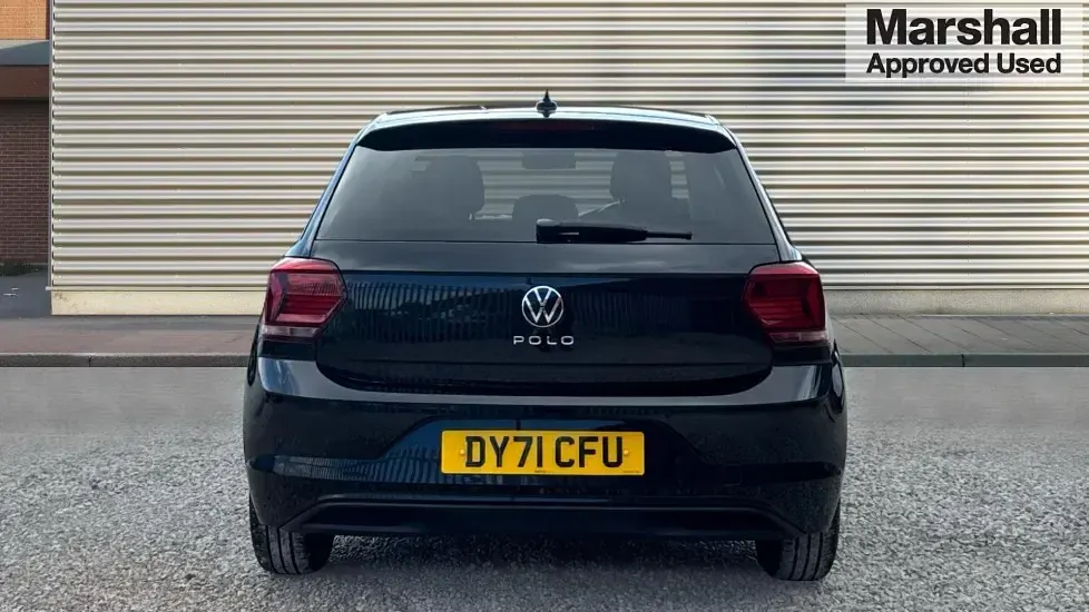 Begagnad VW Polo Match 95 HK (69 kW) 2021 Svart Halvkombi
