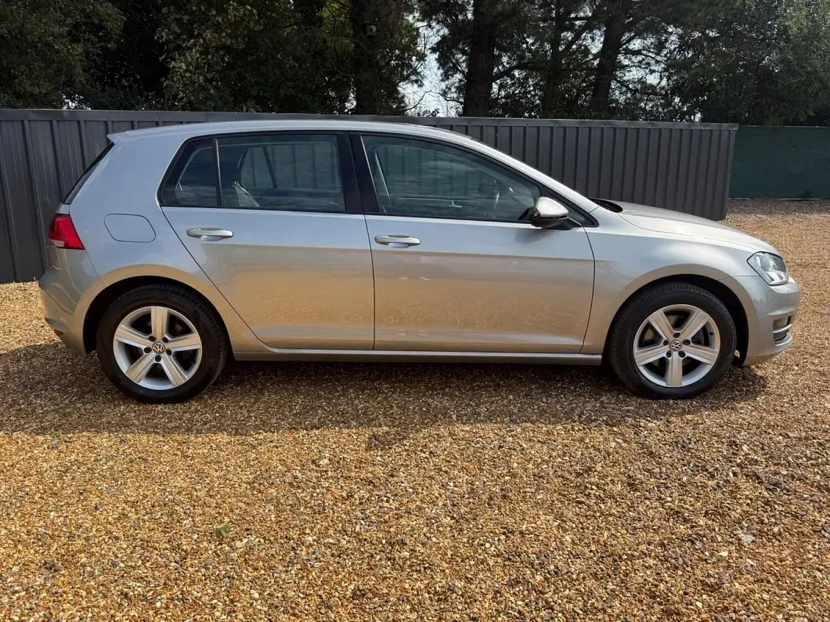 Used VW Golf VII Match 120 HP (88 kW) 2015 Silver Hatchback