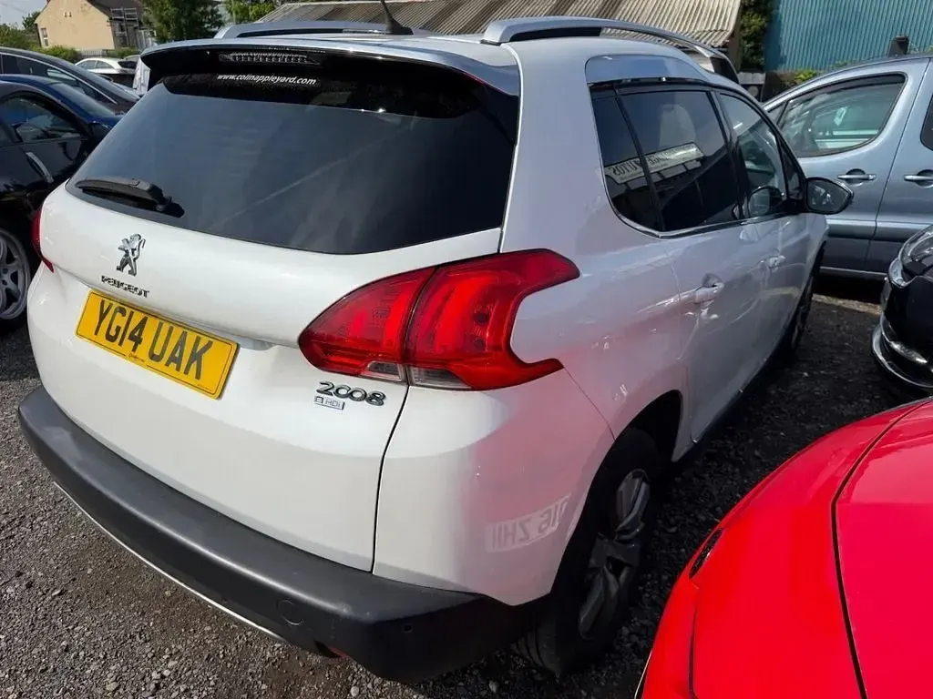 Używany Peugeot 2008 Allure 92 KM (67 kW) 2014 Biały SUV