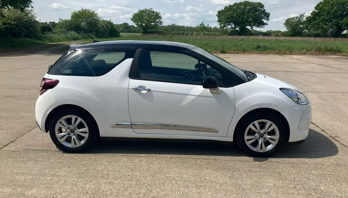 Used Citroën DS3 82 HP (60 kW) 2014 White Hatchback