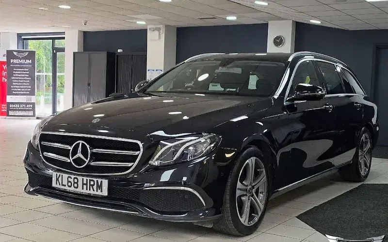 Used Mercedes E200 SE 184 HP (135 kW) 2019 Black Estate