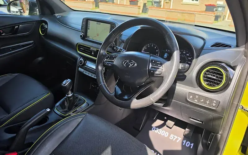 Used Hyundai Kona Premium SE 120 HP (88 kW) 2017 Yellow SUV