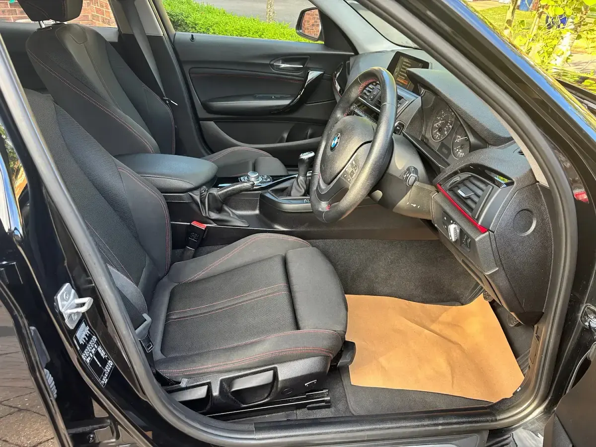 Used BMW 118 Sport Line 150 HP (110 kW) 2017 Black Hatchback
