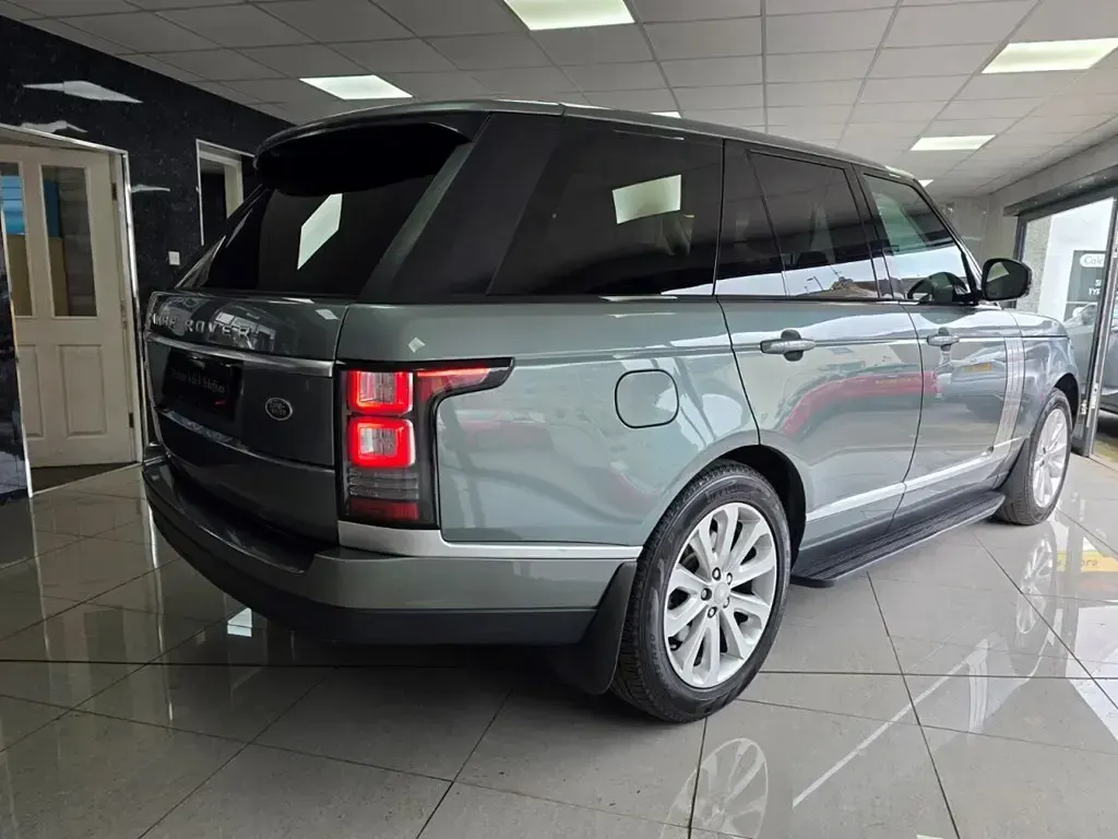 Begagnad Land Rover Range Rover S 258 HK (189 kW) 2015 Grå SUV