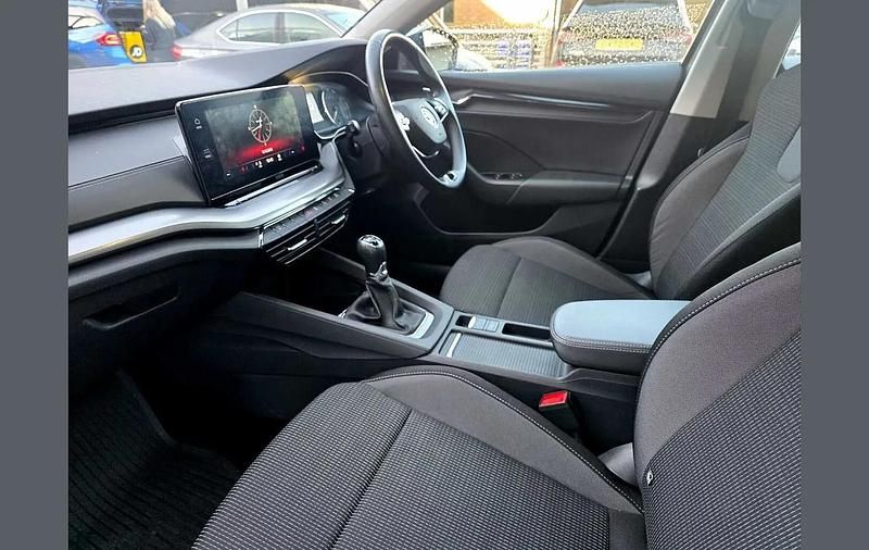 Used Skoda Octavia SE 108 HP (79 kW) 2022 Graphite grey metallic Hatchback