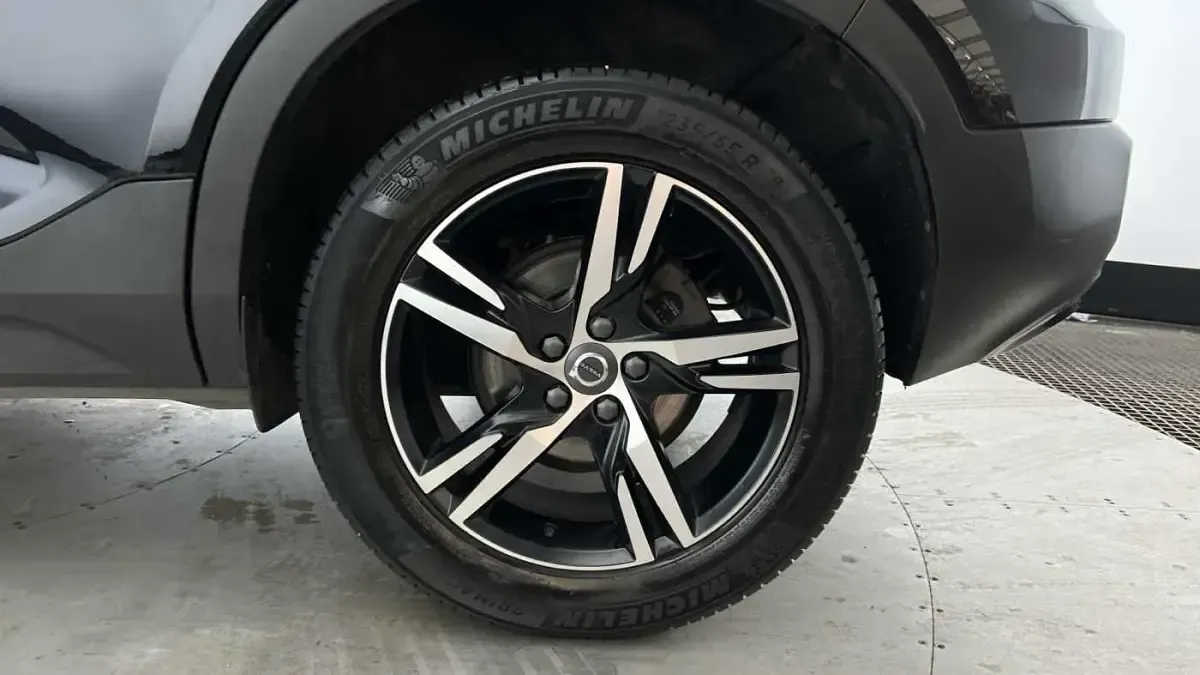 Used Volvo XC40 R-Design 161 HP (118 kW) 2022 SUV