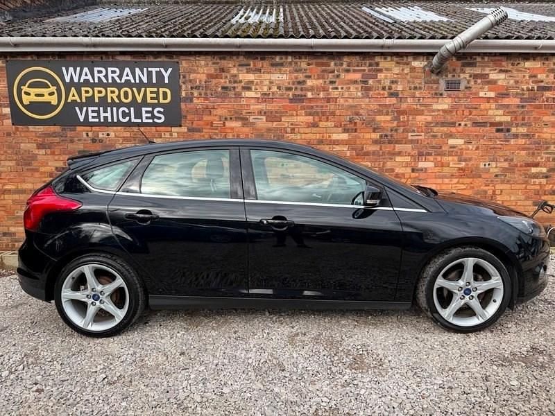 Used Ford Focus Titanium 115 HP (84 kW) 2014 Black Hatchback