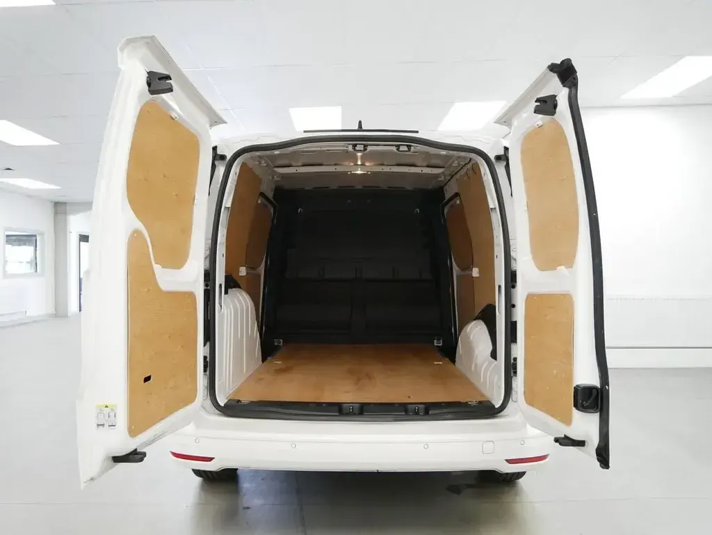 Used VW Caddy Maxi Pro 102 HP (75 kW) 2023 White MPV