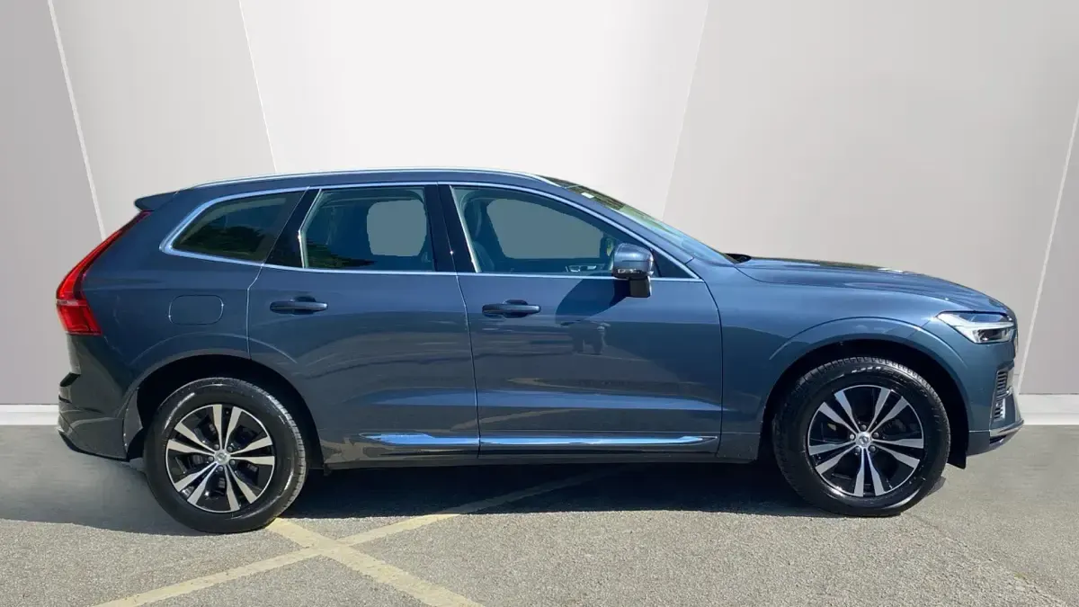 Used Volvo XC60 Core 350 HP (257 kW) 2023 Blue SUV