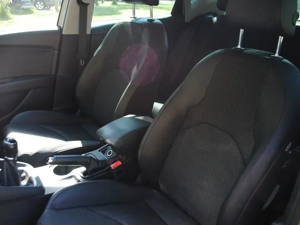 Second-hand Seat Leon FR 140 CP (102 kW) 2013 Alb Hatchback