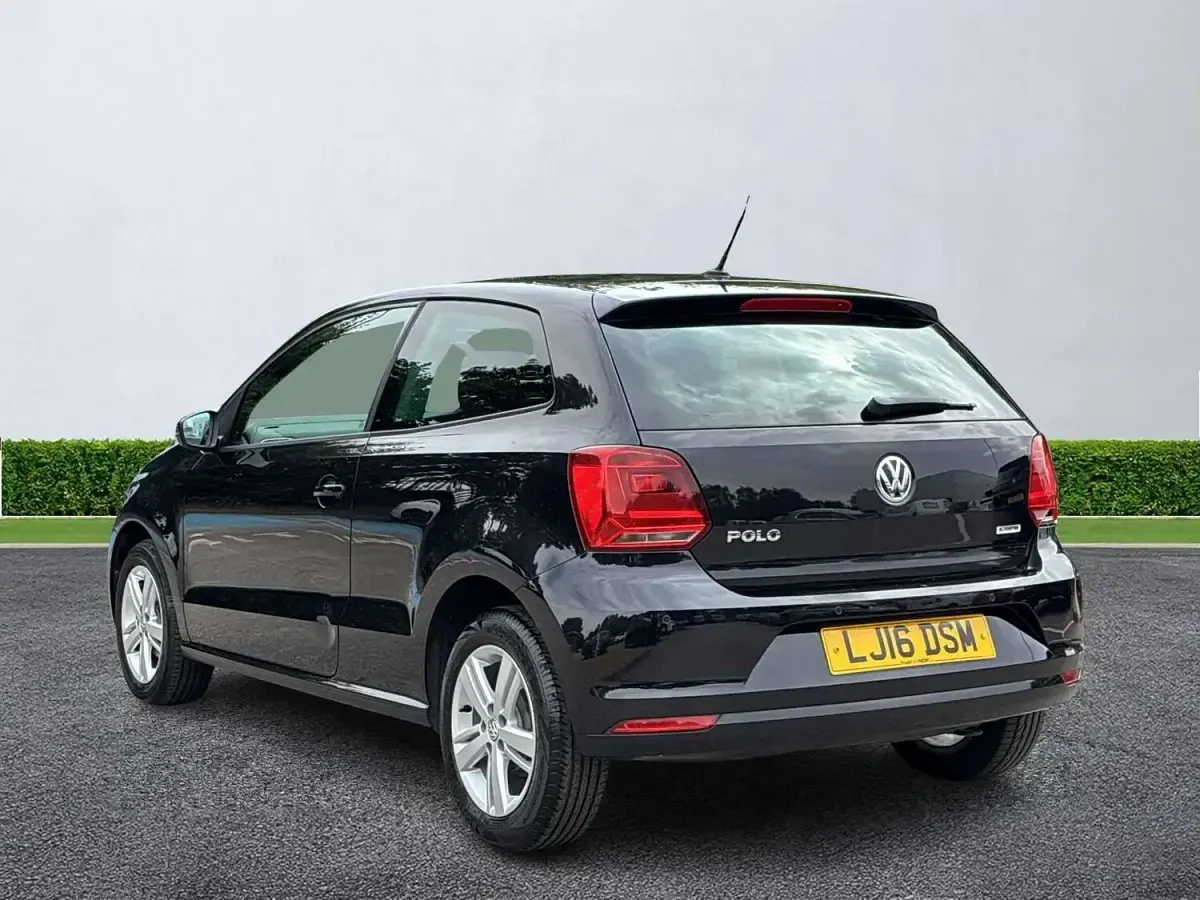 Used VW Polo Match 60 HP (44 kW) 2016 Black Hatchback