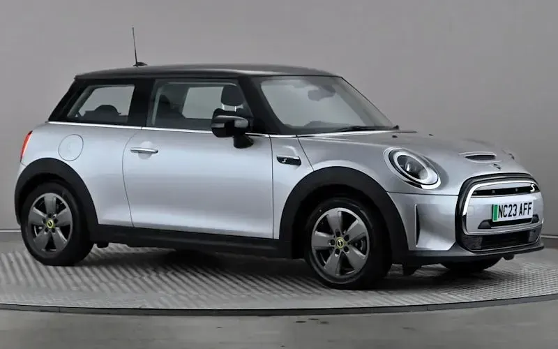 Used Mini Cooper S Level 1 135 kW (184 HP) 2023 Hatchback
