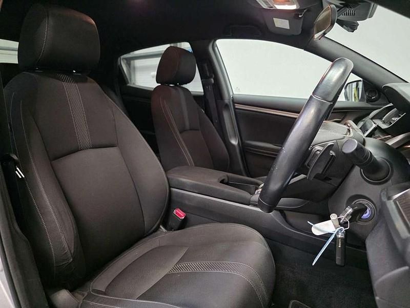 Used Honda Civic Sport 182 HP (133 kW) 2019 Silver Hatchback