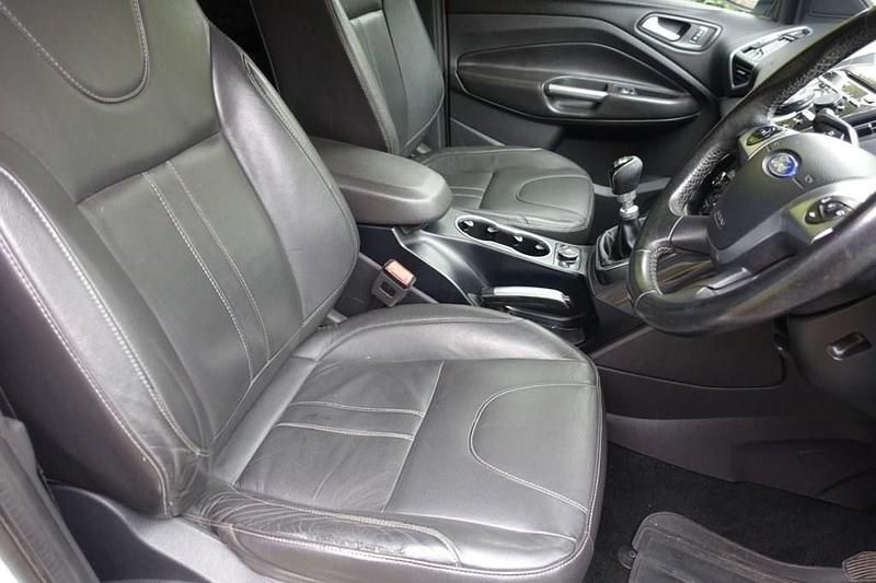 Used Ford Kuga Titanium X 180 HP (132 kW) 2015 White SUV