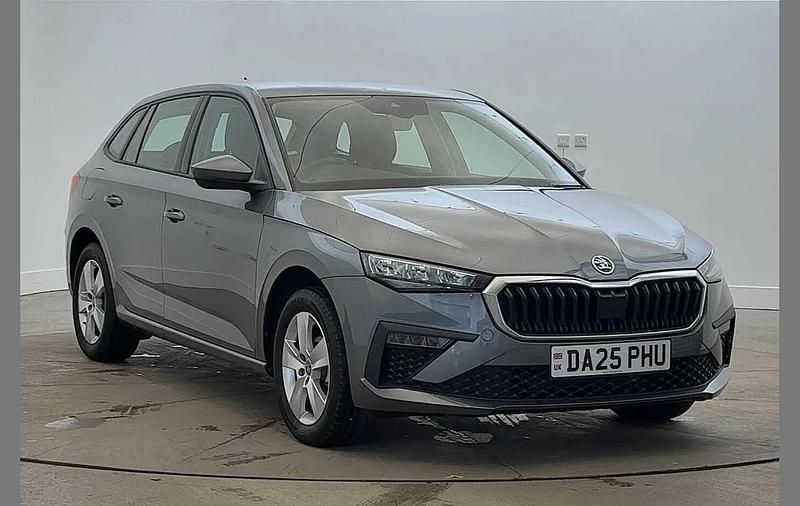 Graphite grey metallic Used 2025 Skoda Scala SE Hatchback | £17,695 (A bit pricey) - Image 1/4