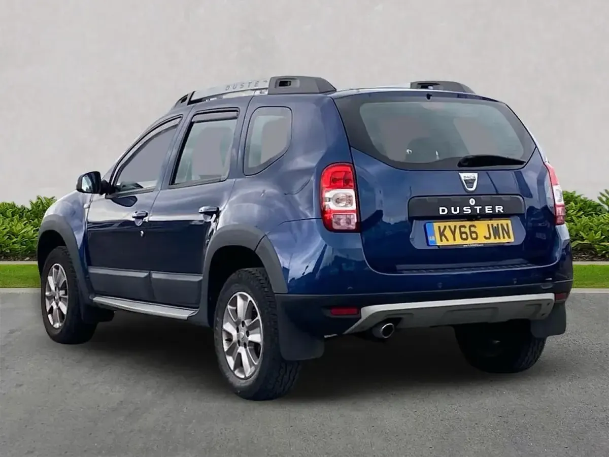Used Dacia Duster Lauréate 110 HP (80 kW) 2016 Blue SUV