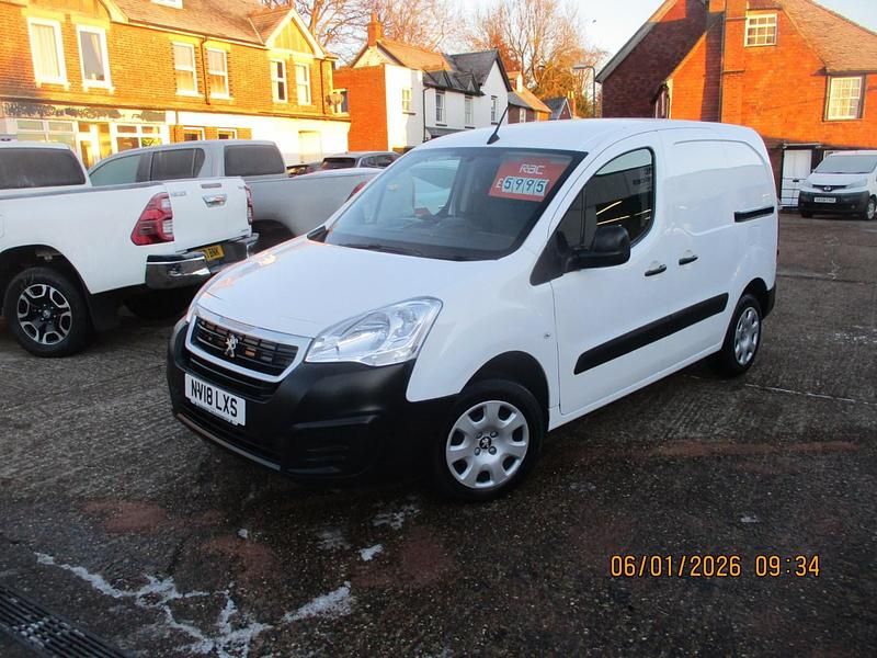 Used Peugeot Partner 2018 White MPV