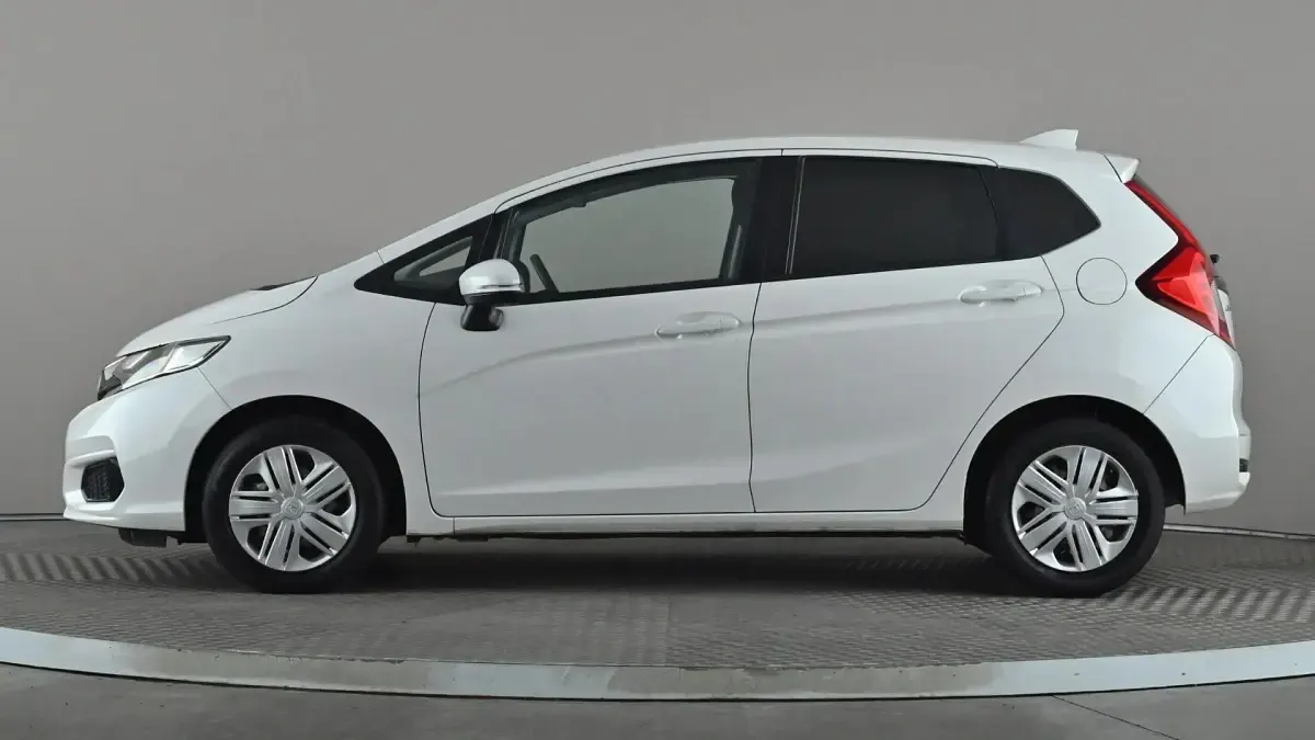 Second-hand Honda Jazz S 102 CP (75 kW) 2019 Alb Hatchback