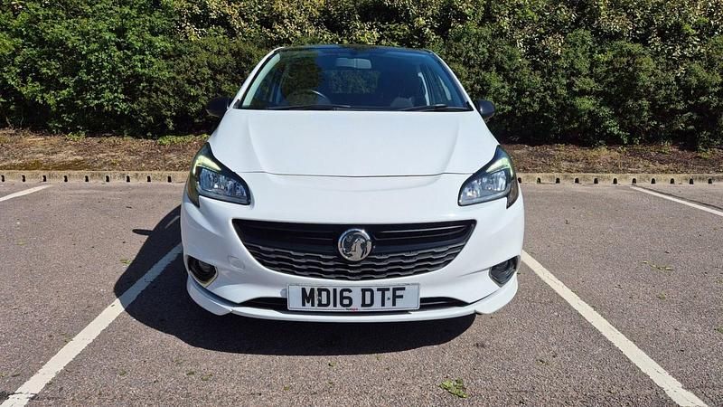Second-hand Vauxhall Corsa Edition 75 CP (55 kW) 2016 Alb Hatchback