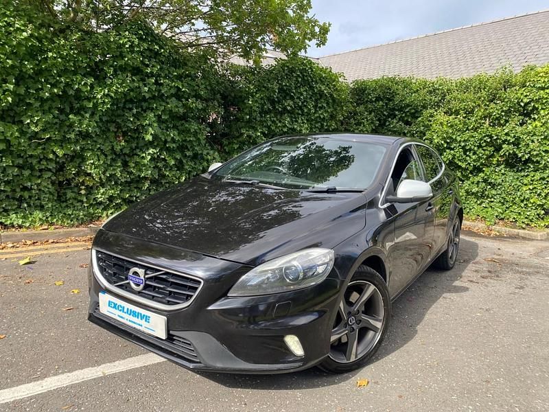 Black Used 2015 Volvo V40 R-Design Hatchback | £4,375 (Fair price) - Image 1/4