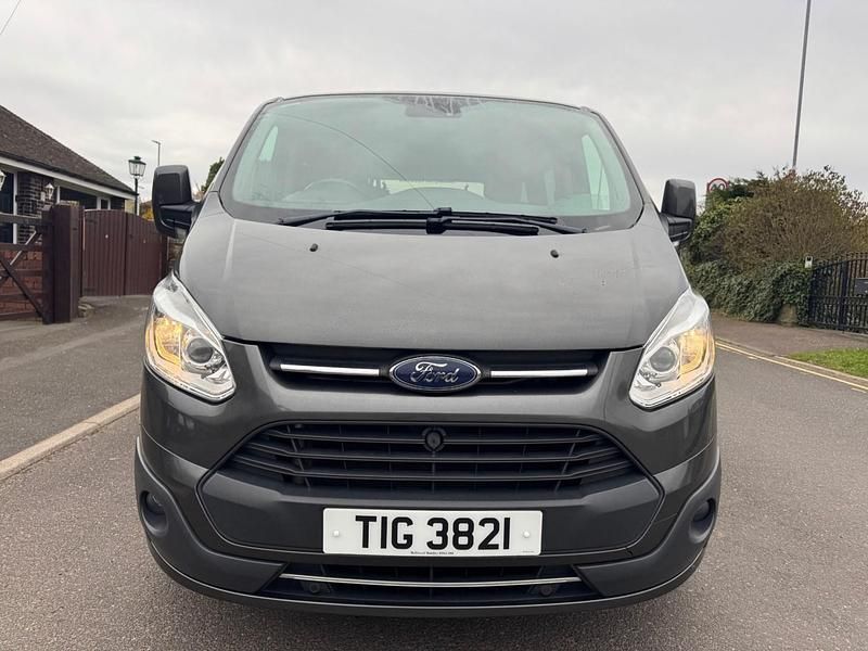 Usado Ford Tourneo Titanium 170 HP (125 kW) 2018 Cinzento Monovolume