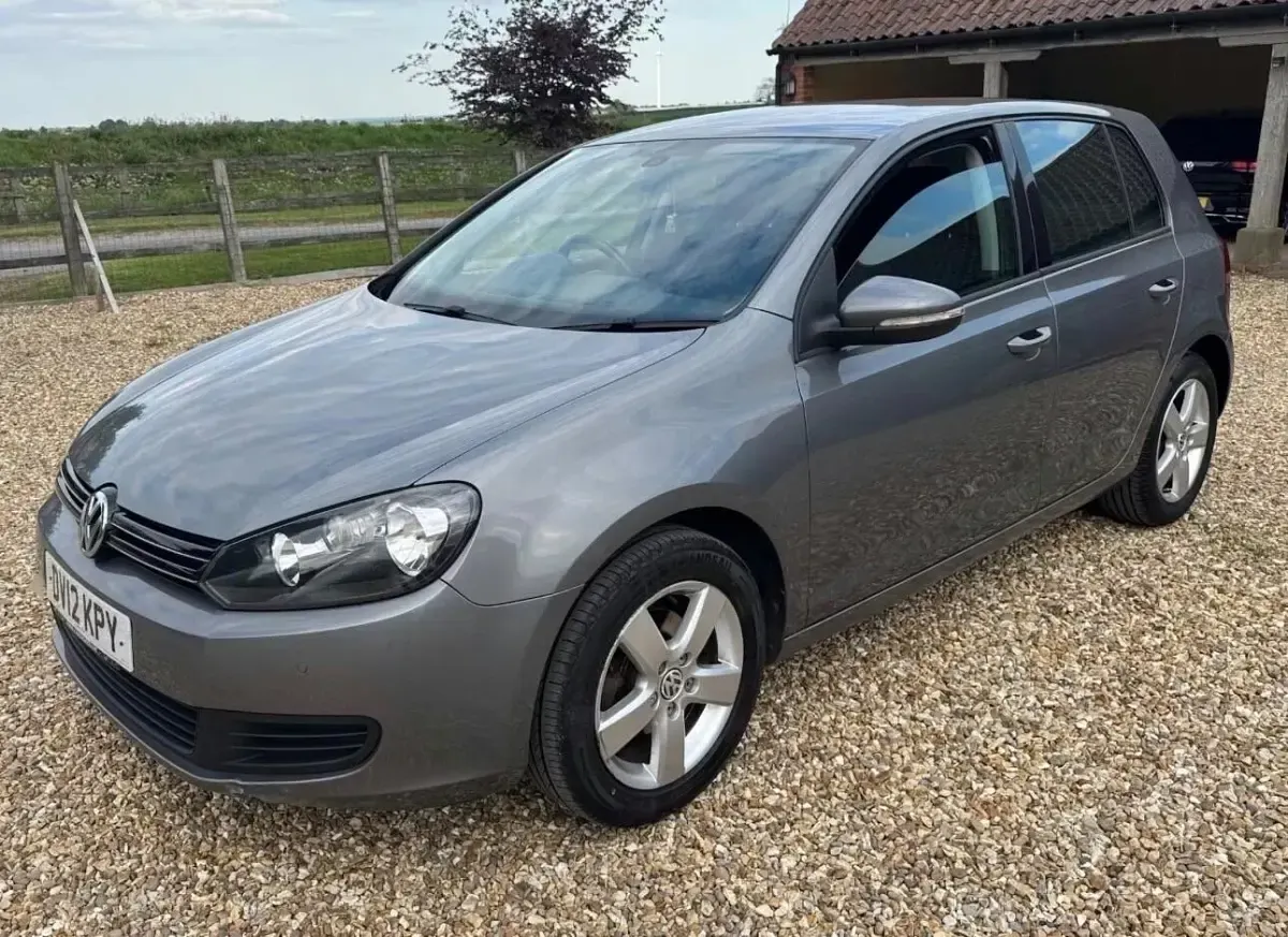 Begagnad VW Golf VII Match 105 HK (77 kW) 2012 Grå Halvkombi