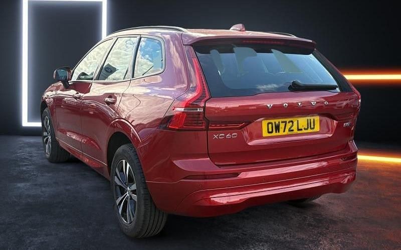 Usado Volvo XC60 Core 250 CV (183 kW) 2023 Rojo SUV