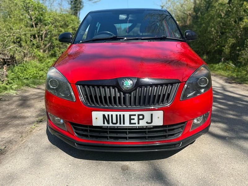 Usado Skoda Fabia Monte Carlo 86 CV (63 kW) 2011 Rojo Utilitario