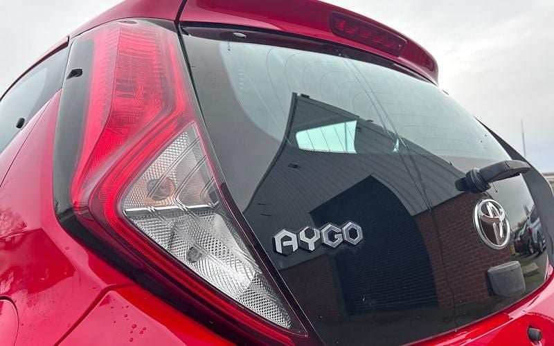 Used Toyota Aygo X-play 72 HP (52 kW) 2020 Hatchback