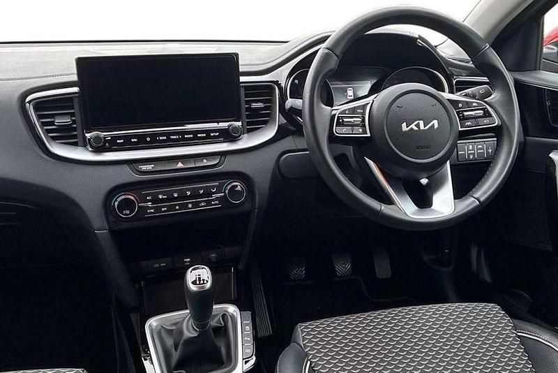 Used Kia Ceed 158 HP (116 kW) 2024 Red Hatchback