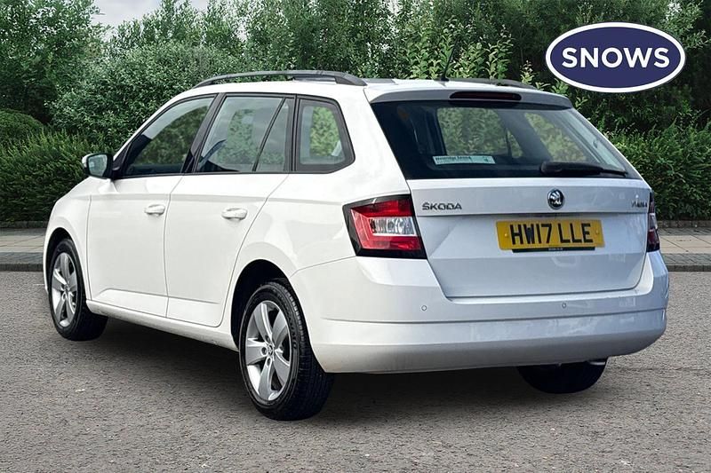 Used Skoda Fabia SE 90 HP (66 kW) 2017 White Estate